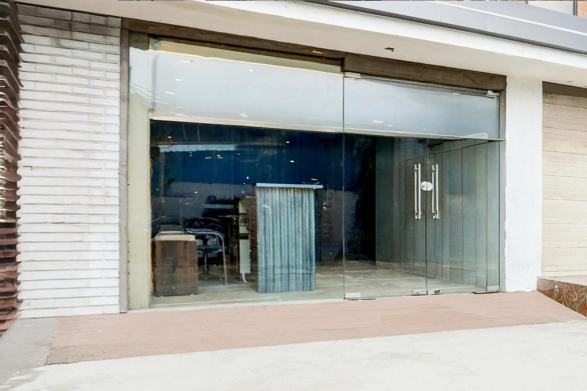 Super Townhouse Haibowal Chowk Ludhiana Eksteriør bilde