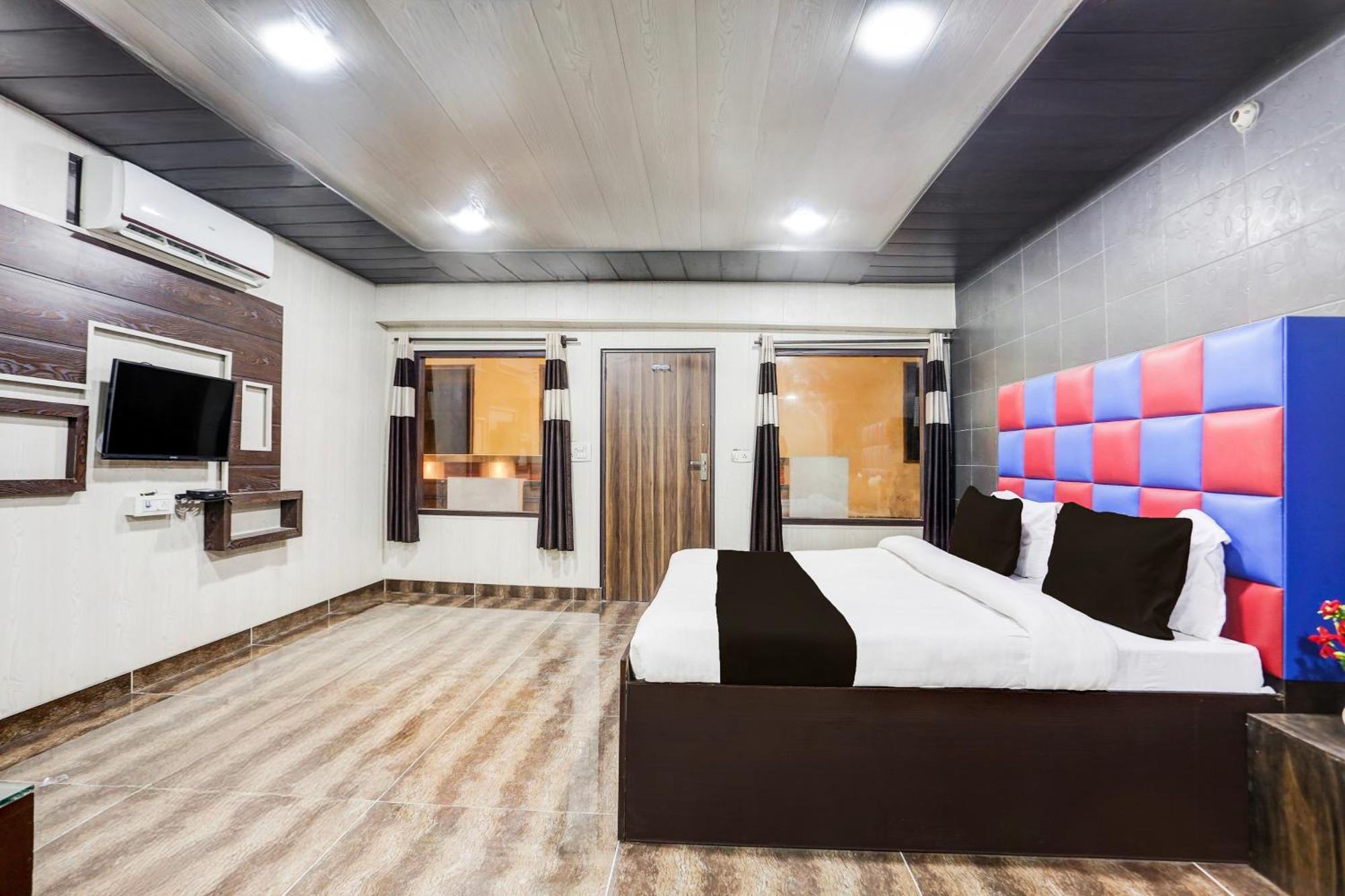 Super Townhouse Haibowal Chowk Ludhiana Eksteriør bilde